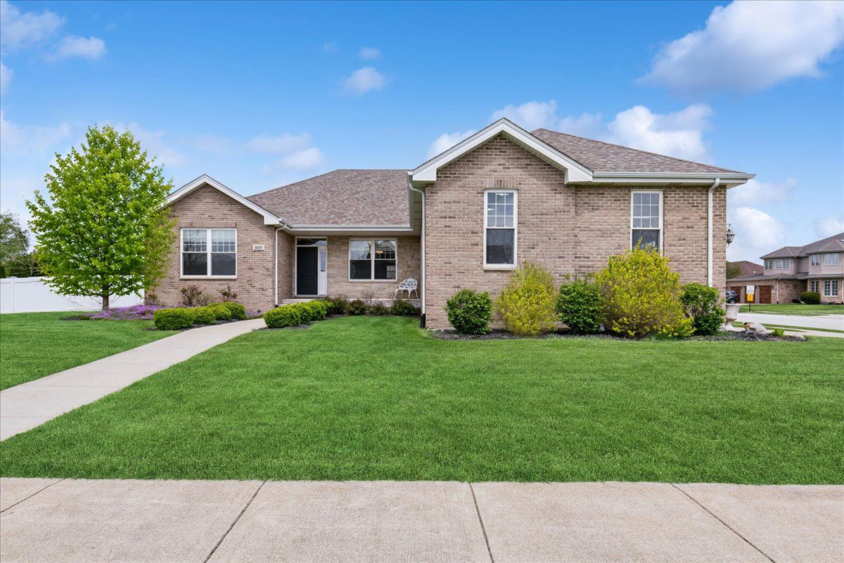 1015 Meadow Path — Manteno, IL 60950