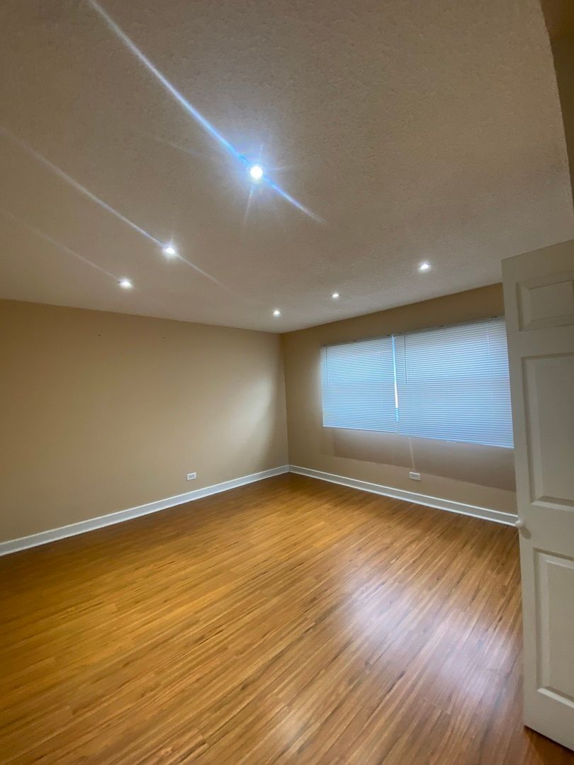 9708 NOTTINGHAM Avenue — Chicago Ridge, IL 60415