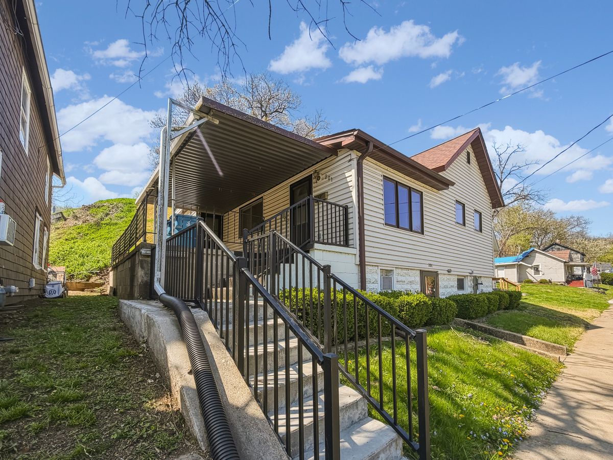 201 Diagonal Street, Savanna, IL 61074