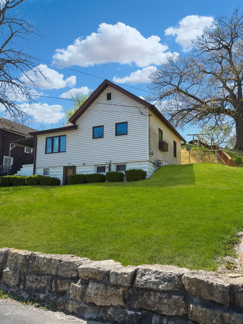 201 Diagonal Street, Savanna, IL 61074