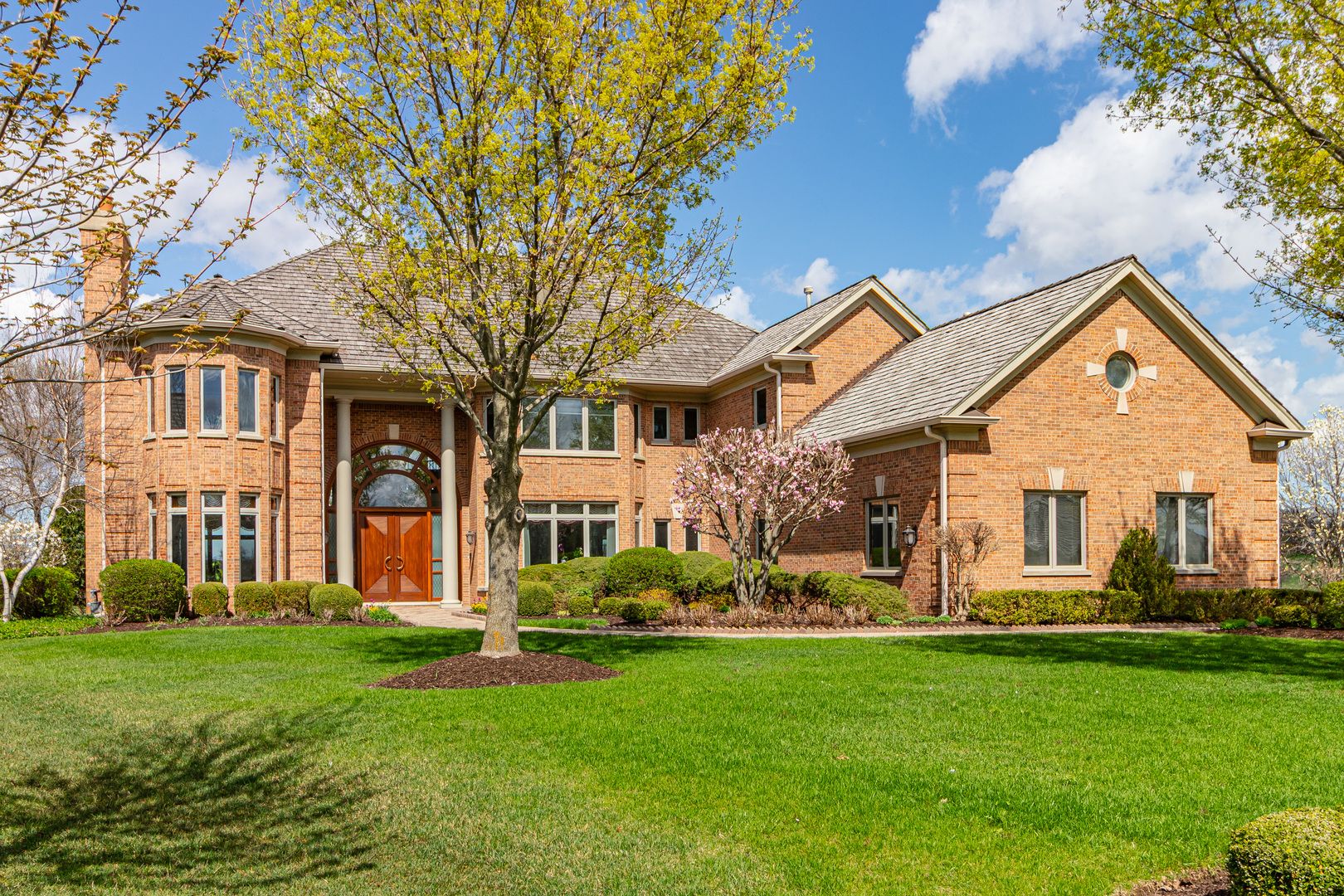 1611 Burr Oak Drive — Libertyville, IL 60048
