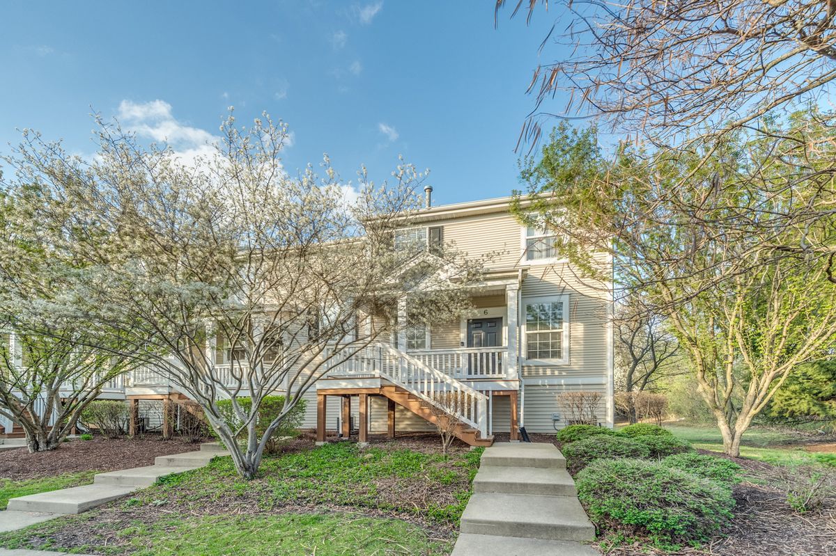 1492 Cambria Drive, DeKalb, IL 60115