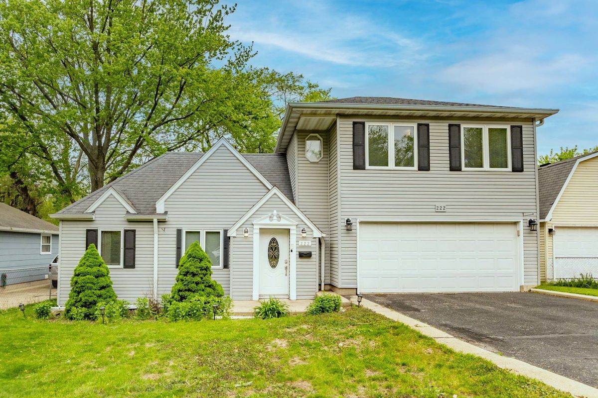 222 Highmoor Drive, Round Lake Park, IL 60073
