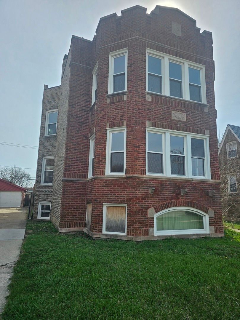 9439 S Racine Avenue — Chicago, IL 60620