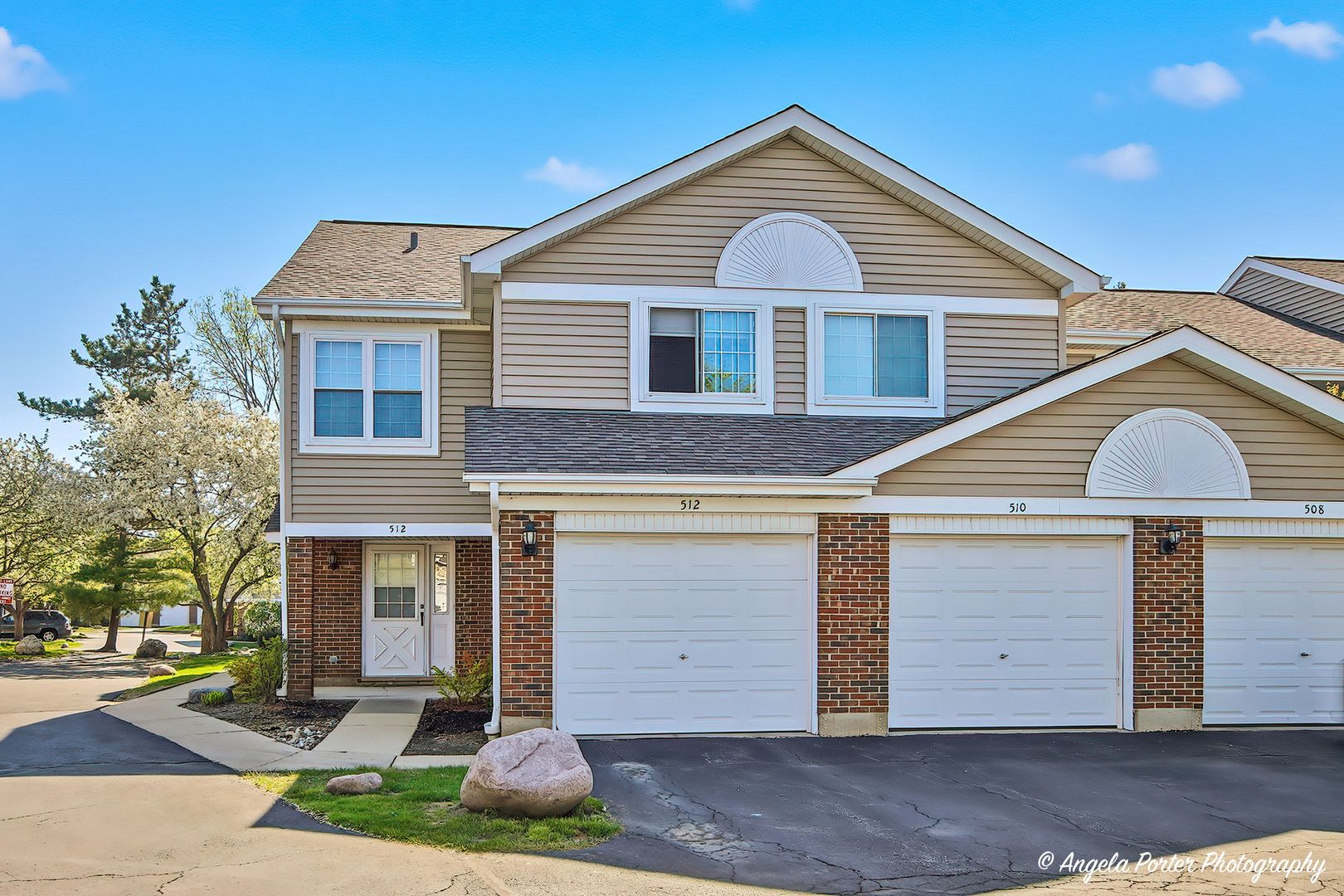512 W Happfield Drive — Arlington Heights, IL 60004