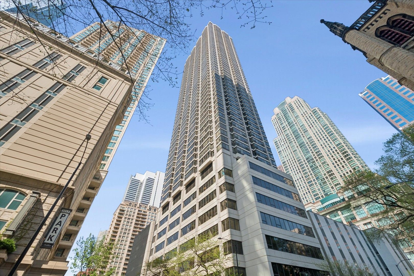 30 E Huron Street #2207 — Chicago, IL 60611