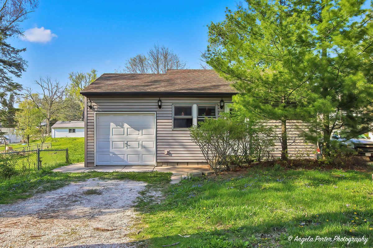 7710 Pheasant Road, Wonder Lake, IL 60097