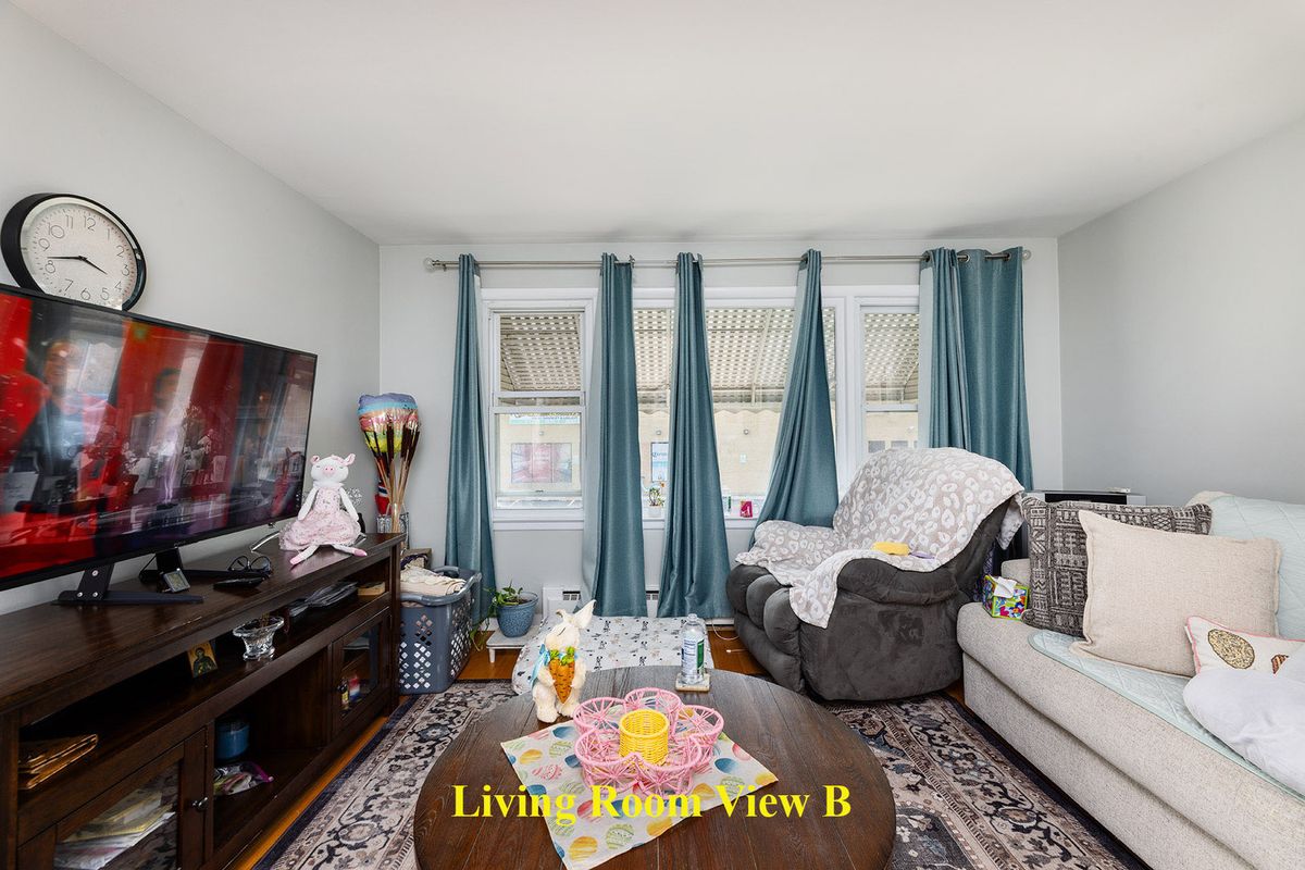 4401 Newcastle Avenue, Harwood Heights, IL 60706