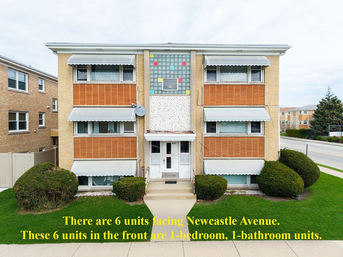 4401 Newcastle Avenue, Harwood Heights, IL 60706