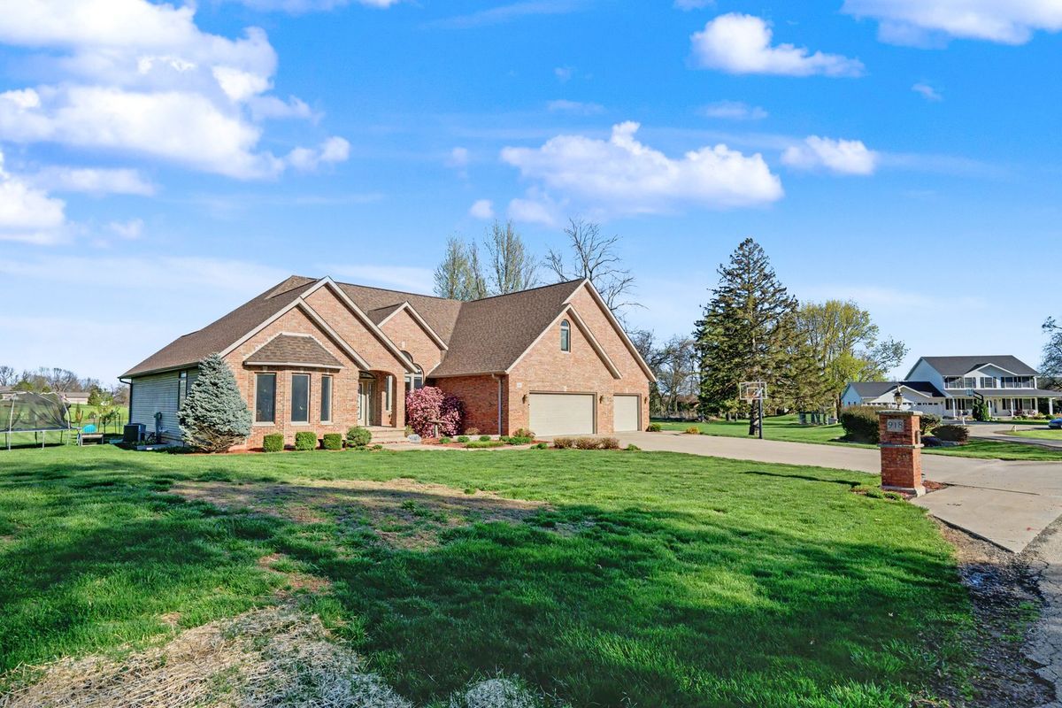 918 Melody Hills Drive, Fulton, IL 61252