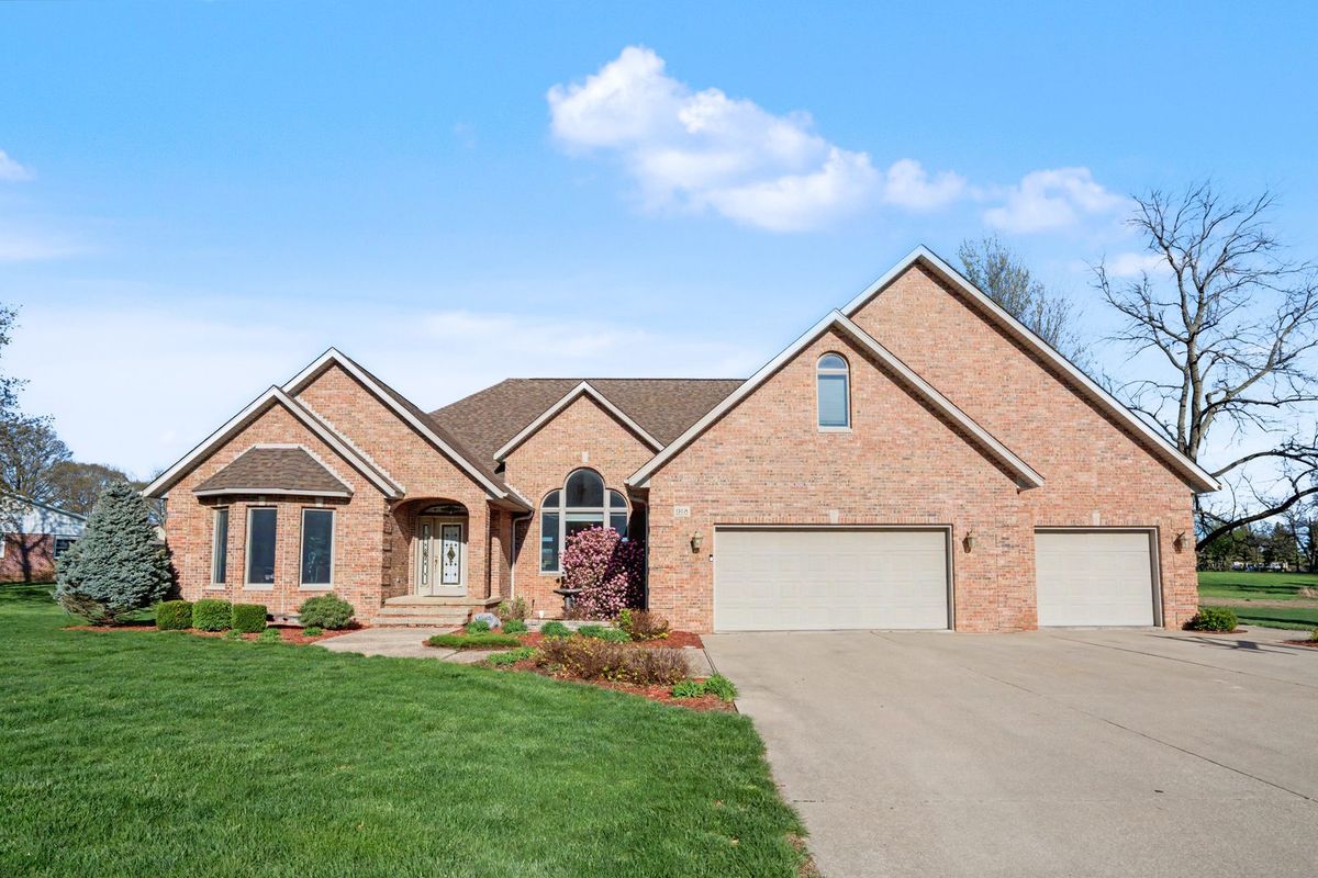 918 Melody Hills Drive, Fulton, IL 61252