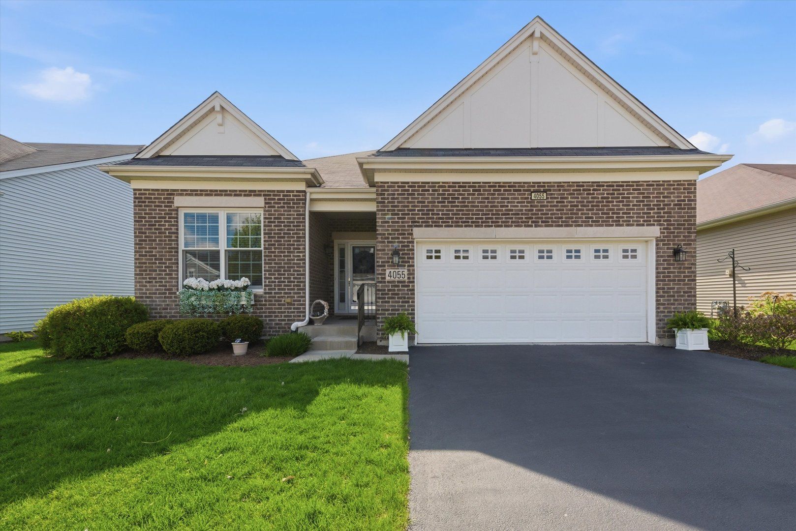 4055 Chesapeake Lane — Naperville, IL 60564