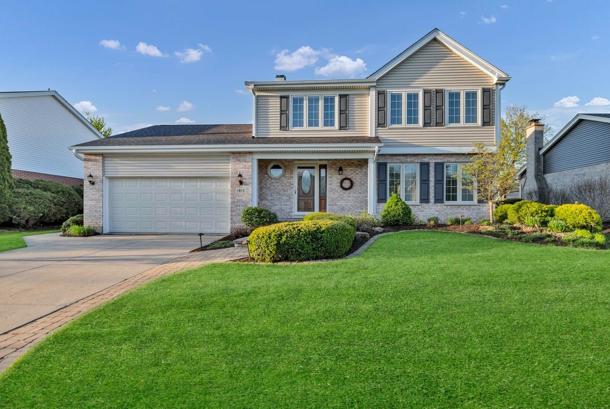 1813 Chippingham Road, Woodridge, IL 60517