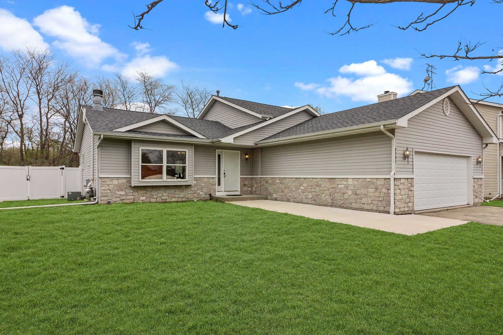 2731 Clines Ford Drive — Belvidere, IL 61008