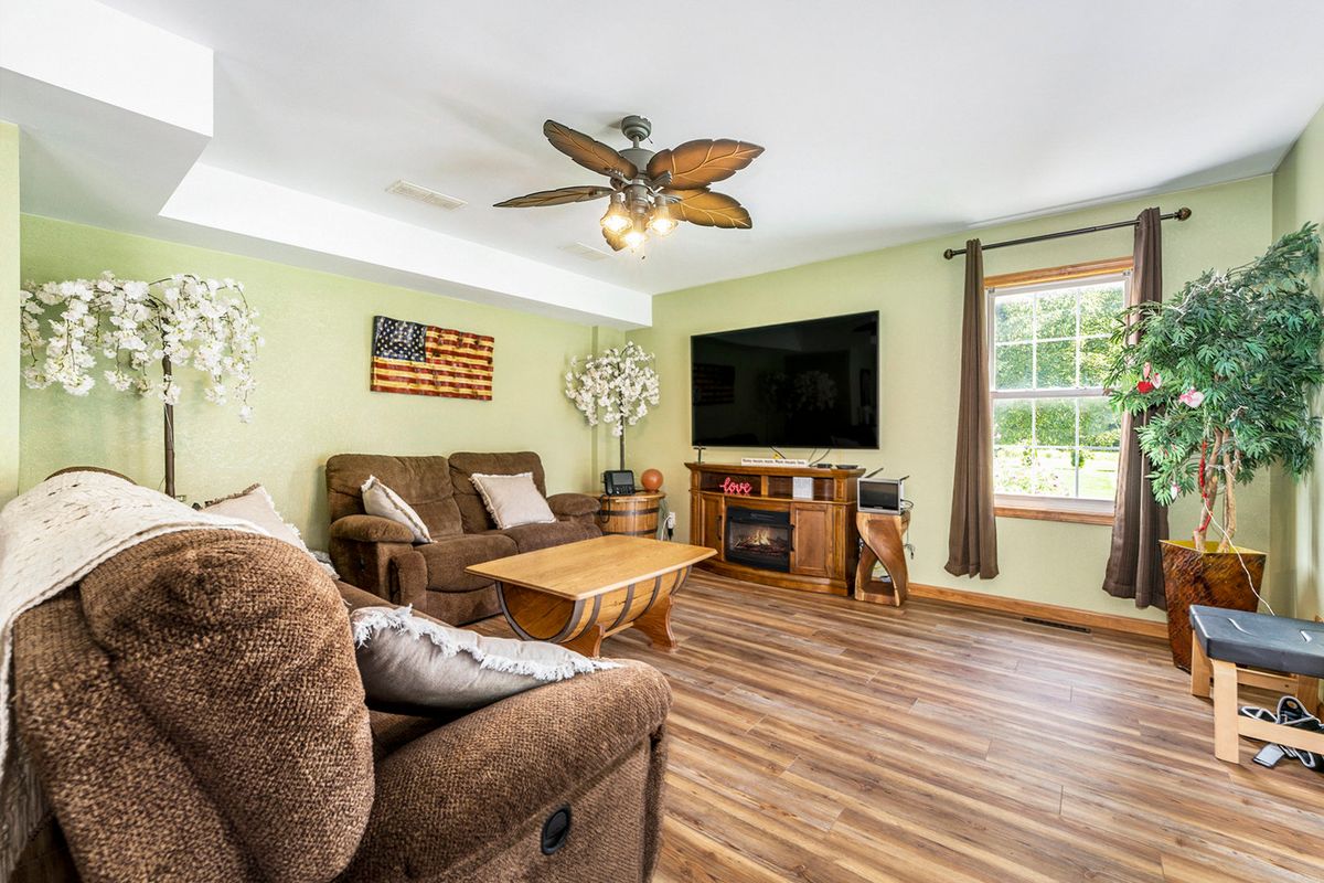 928 N Calumet Avenue, Chesterton, IN 46304