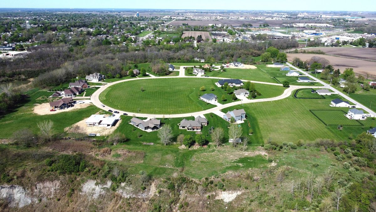 27 Cavalier Court, Lasalle, IL 61301