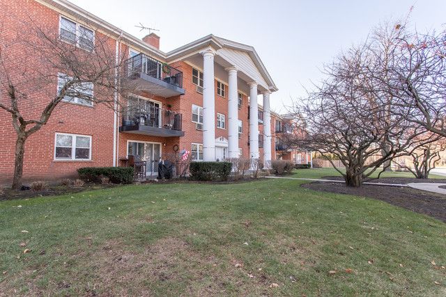 819 E Miner Street #2A — Arlington Heights, IL 60004