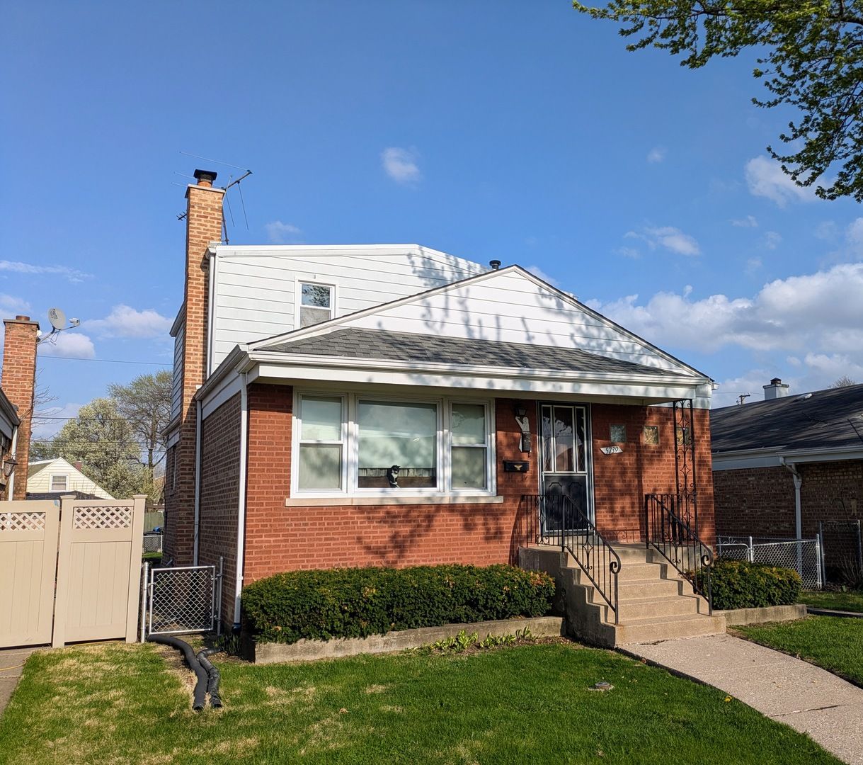 5739 S Mayfield Avenue — Chicago, IL 60638