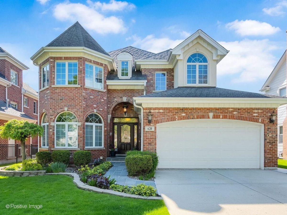 620 Waiola Avenue, La Grange, IL 60525