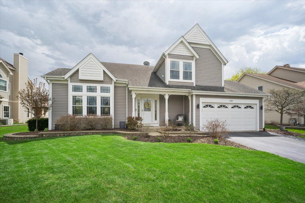 223 Shawnee Circle — Bartlett, IL 60103