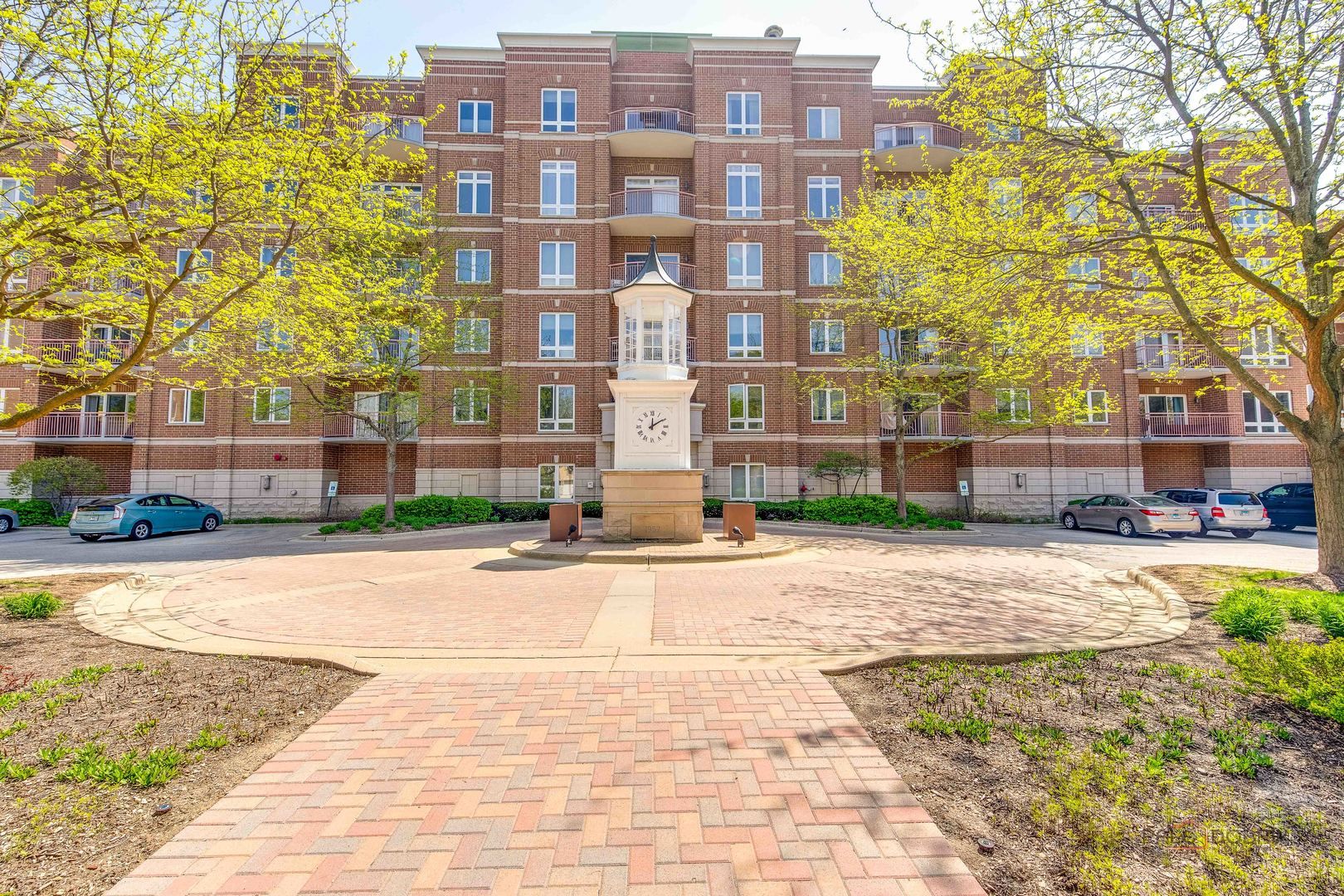 799 Graceland Avenue #402A — Des Plaines, IL 60016