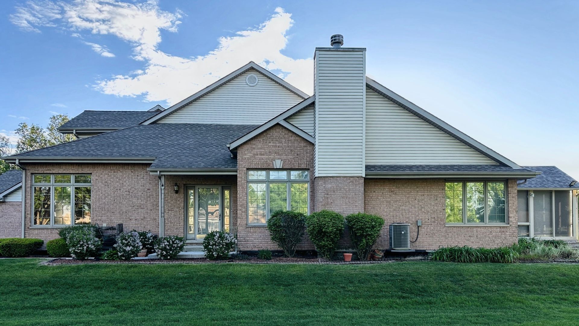 6620 Pond View Drive — Tinley Park, IL 60477