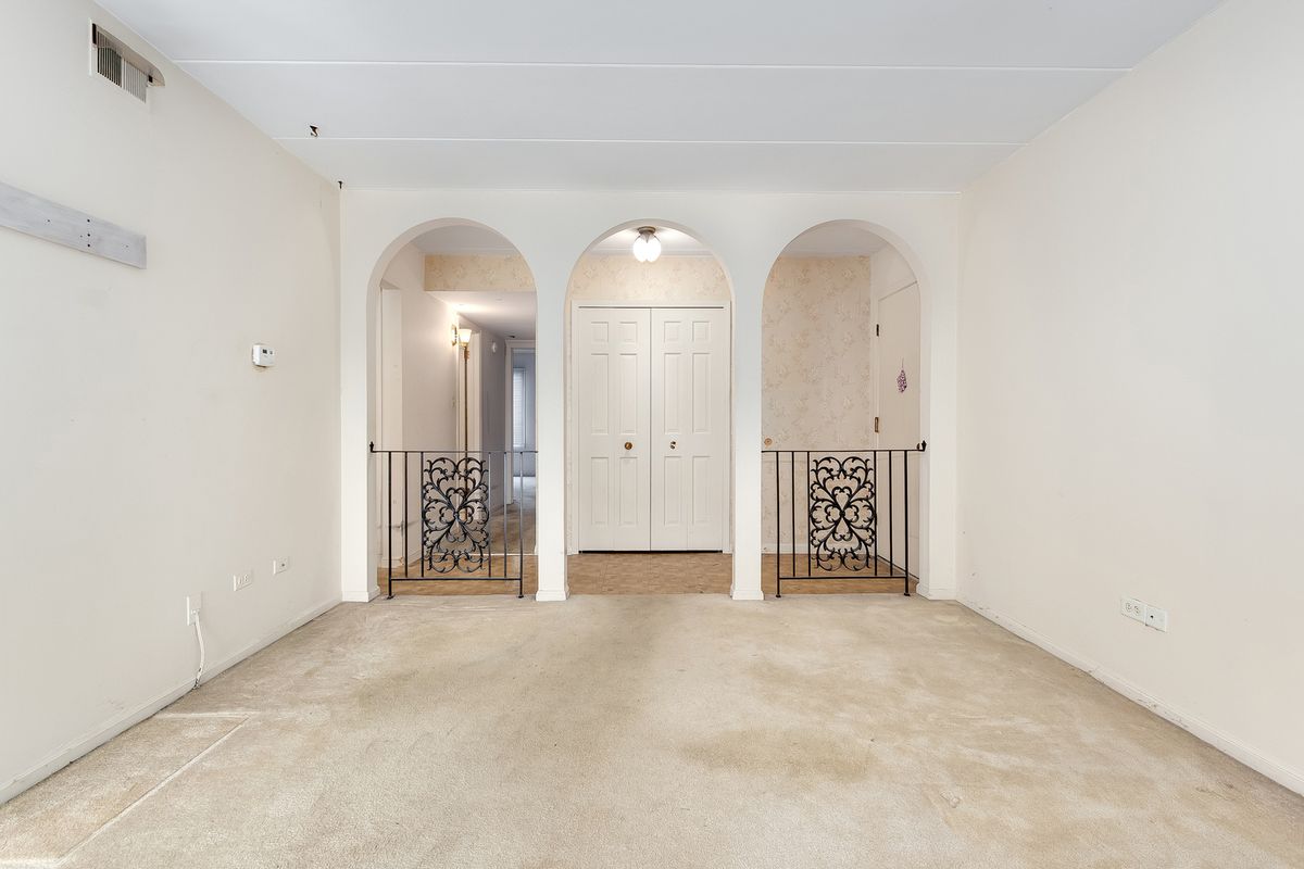 9821 S Keeler Avenue #A, Oak Lawn, IL 60453