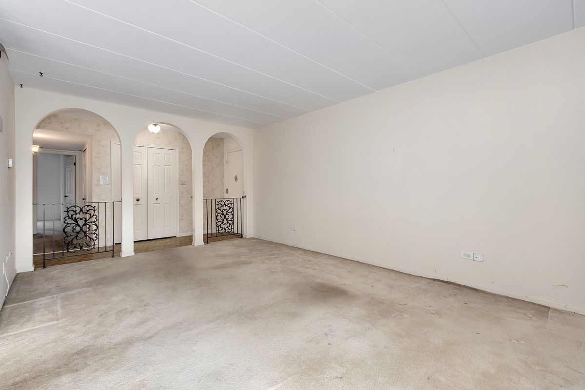 9821 S Keeler Avenue #A, Oak Lawn, IL 60453