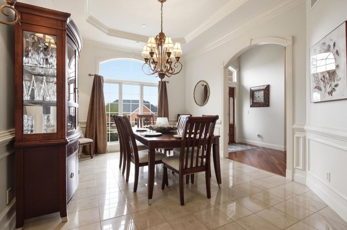 1501 Ridgefield Drive, Mahomet, IL 61853