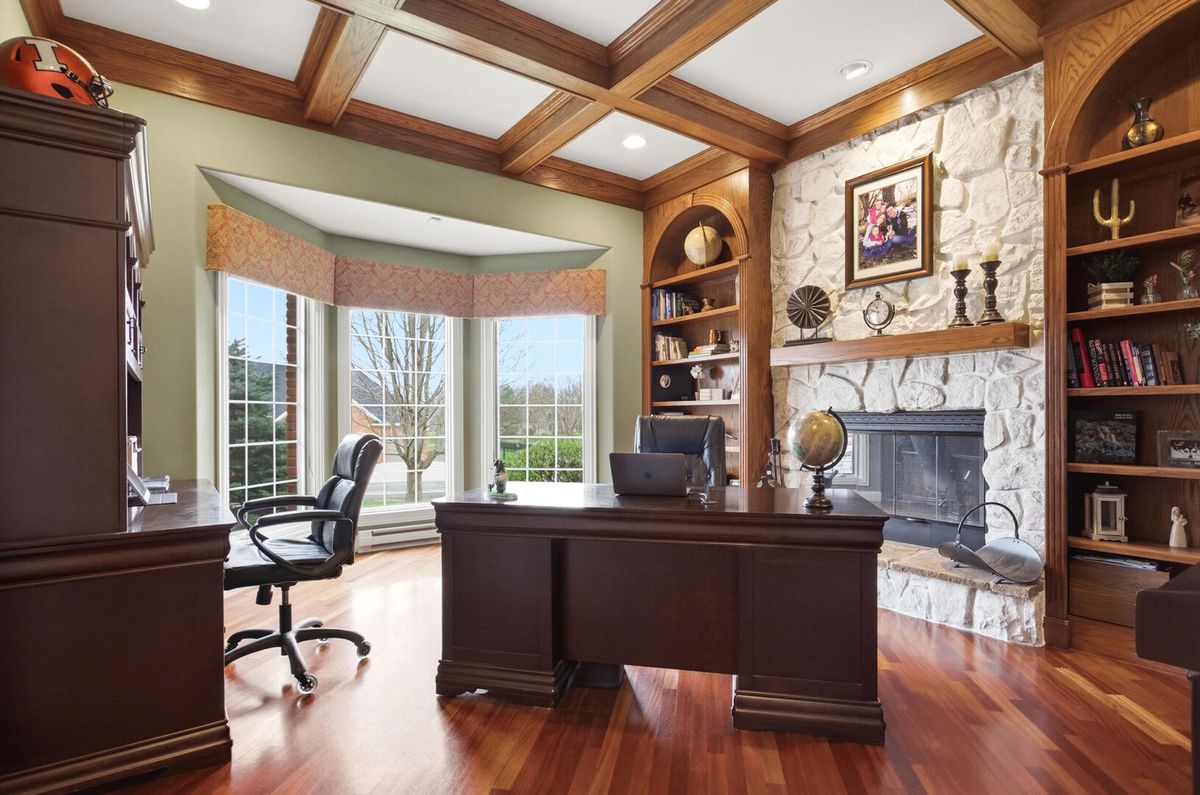1501 Ridgefield Drive, Mahomet, IL 61853