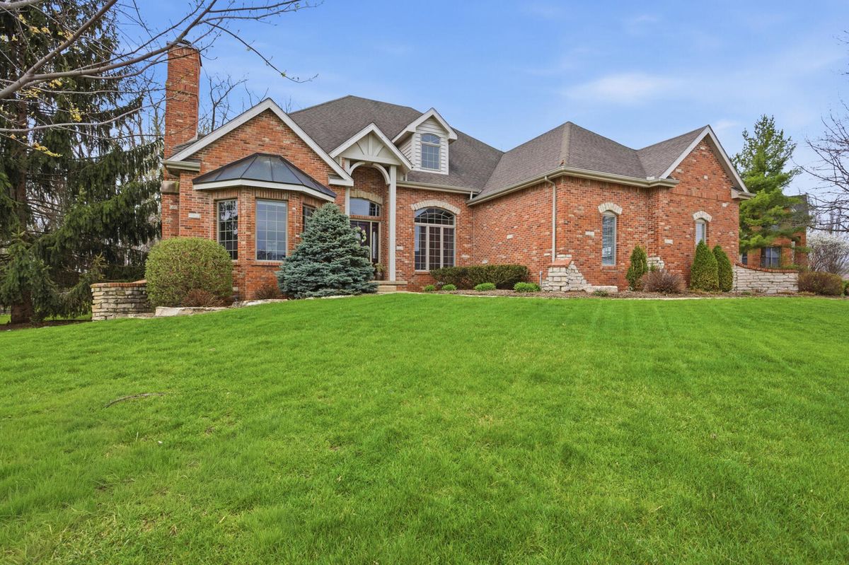 1501 Ridgefield Drive, Mahomet, IL 61853
