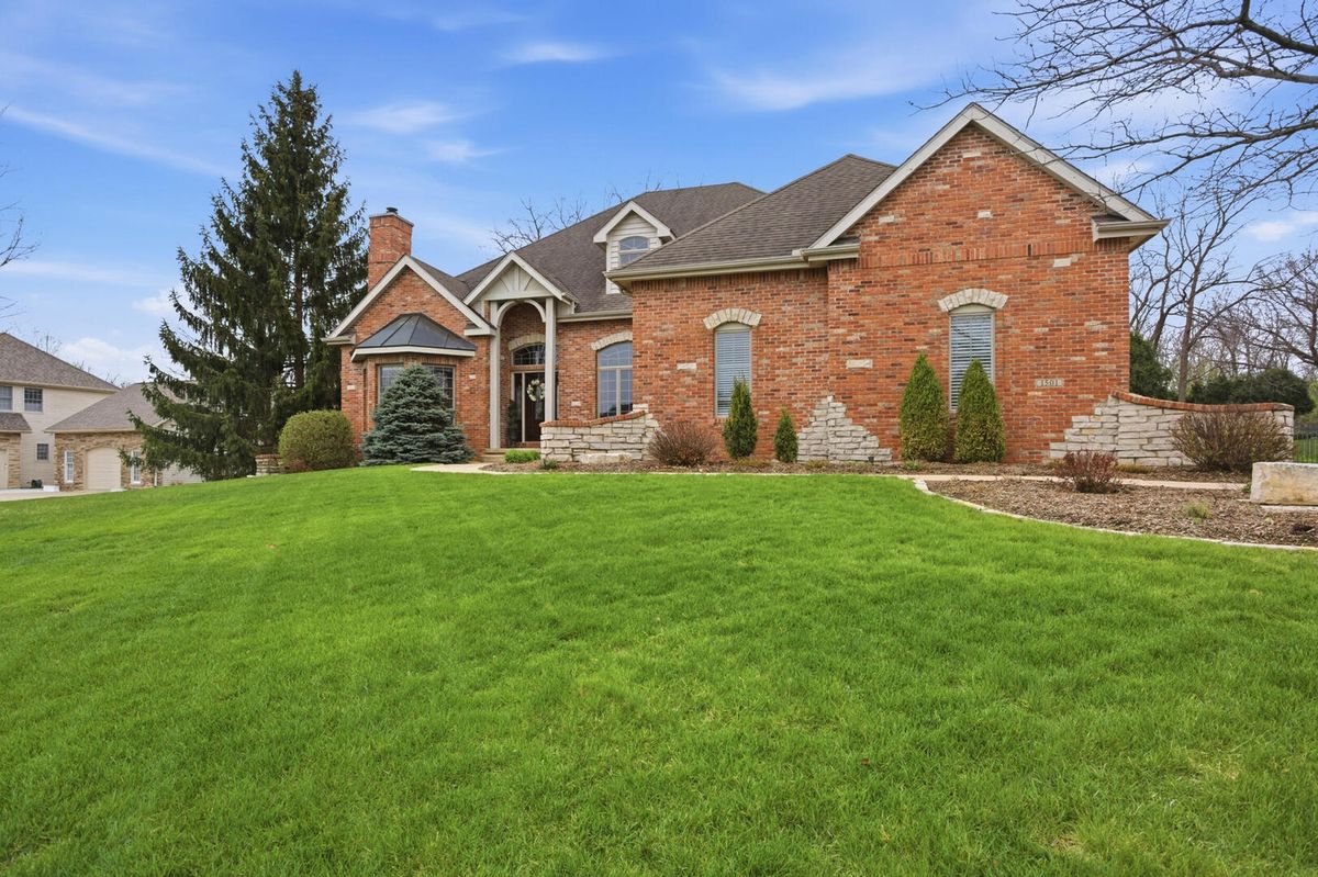 1501 Ridgefield Drive, Mahomet, IL 61853