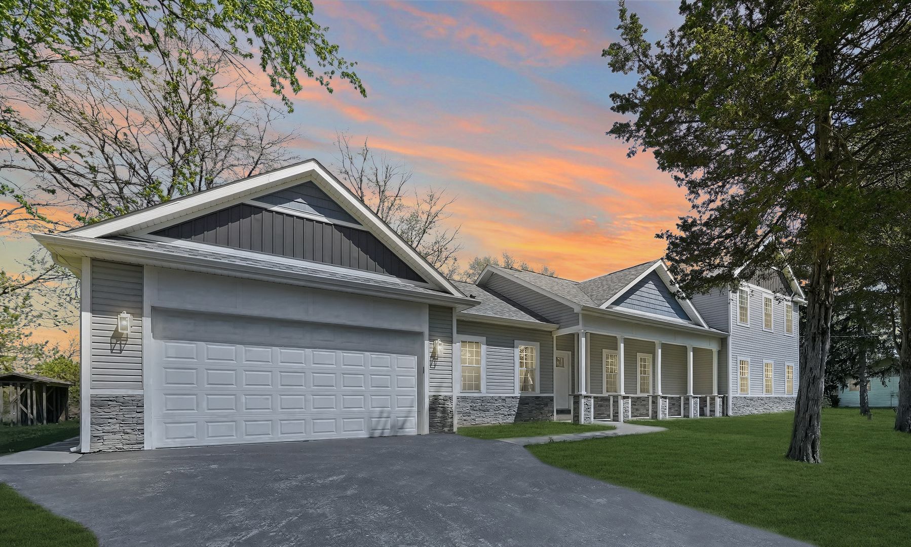 4430 Maple Avenue — Richton Park, IL 60471