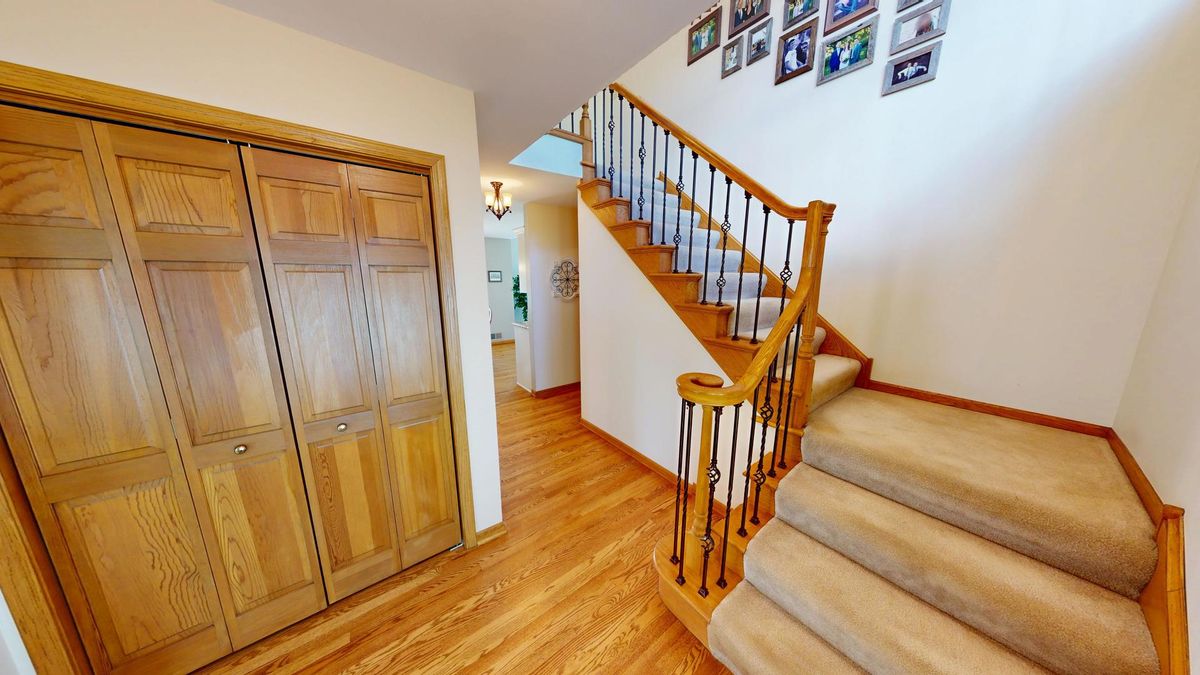 25715 W Cherokee Trail, Channahon, IL 60410