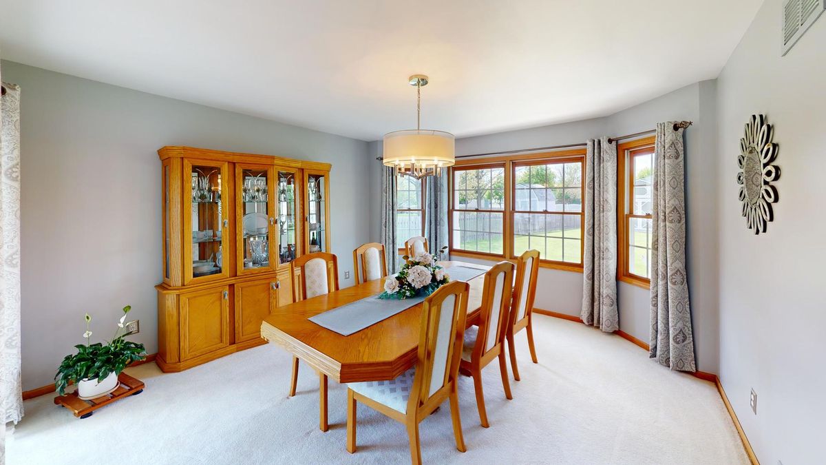 25715 W Cherokee Trail, Channahon, IL 60410