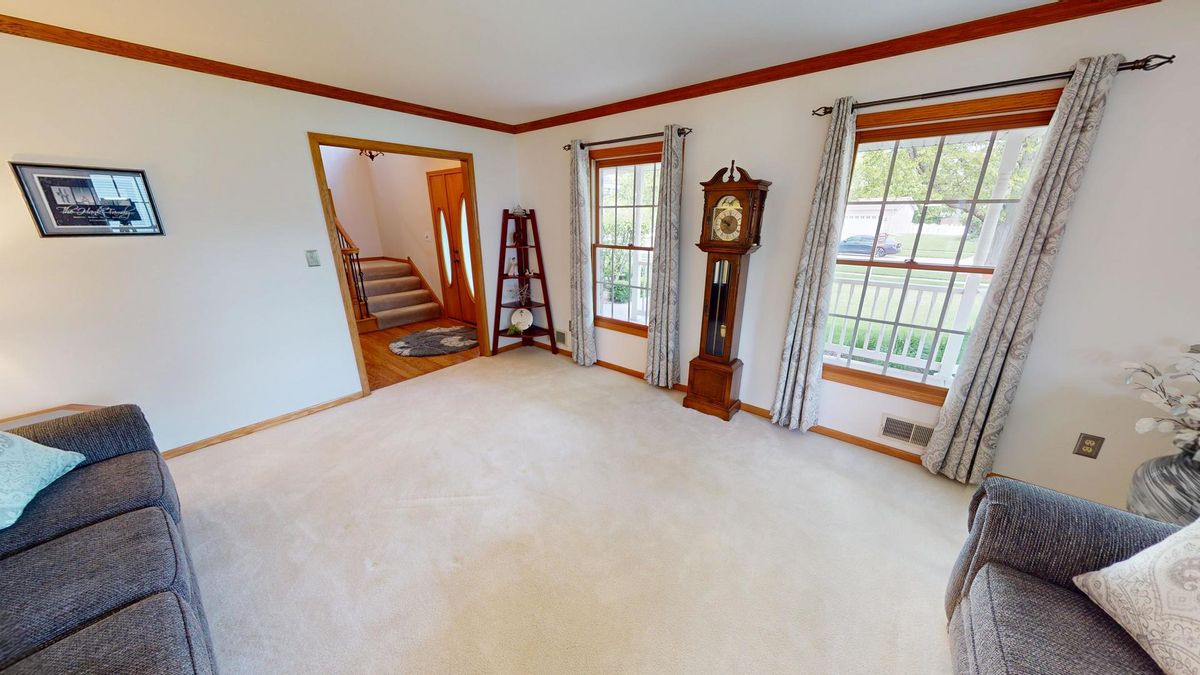 25715 W Cherokee Trail, Channahon, IL 60410