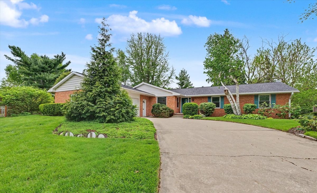 2207 Boudreau Circle, Urbana, IL 61801