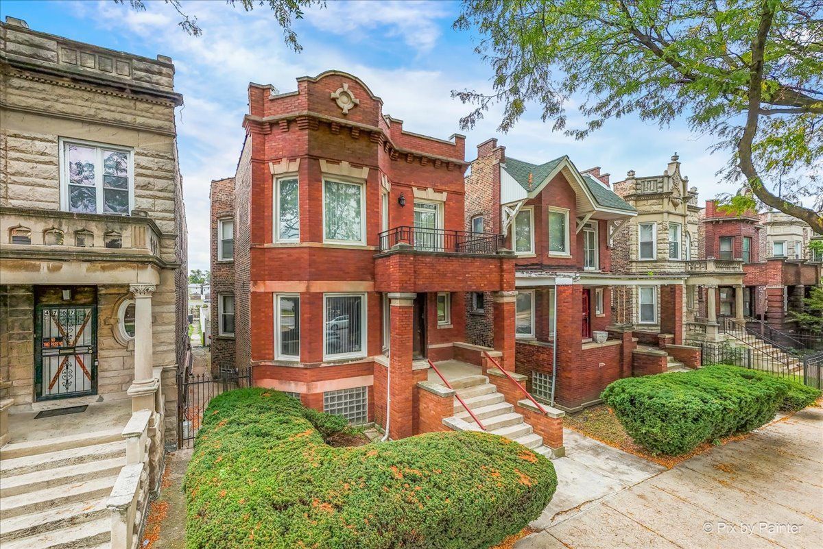 4709 W Washington Boulevard — Chicago, IL 60644
