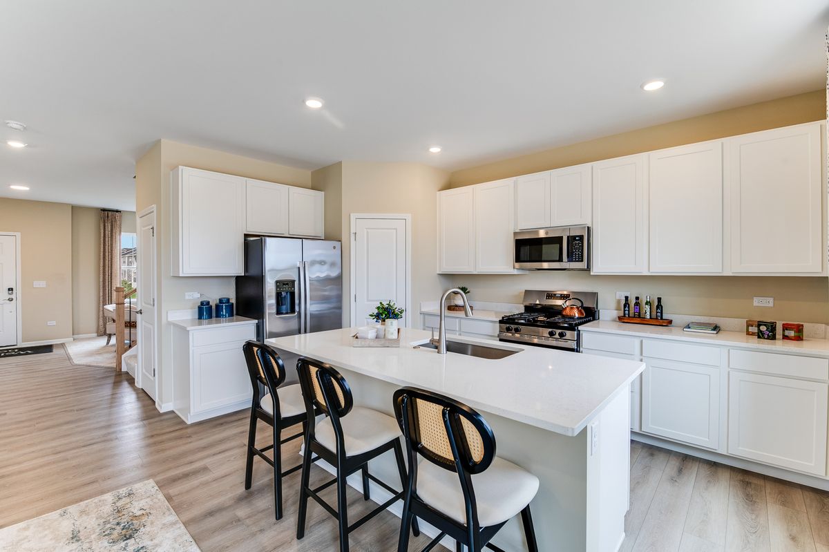 1012 Redwood Lane, Minooka, IL 60447