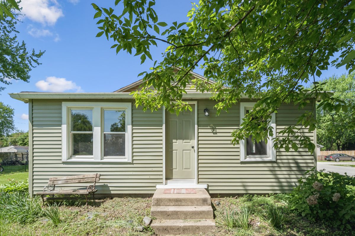 201 5th Street, Colona, IL 61241