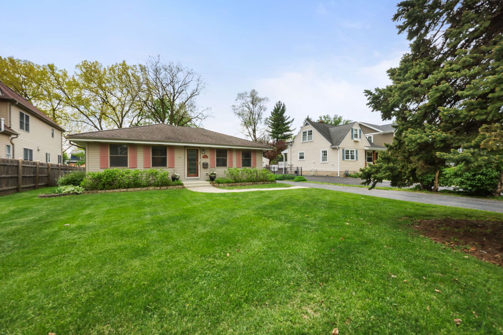 29 W Goebel Drive — Lombard, IL 60148