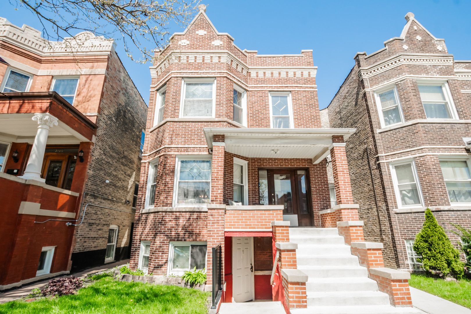 3104 N DAVLIN Court — Chicago, IL 60618