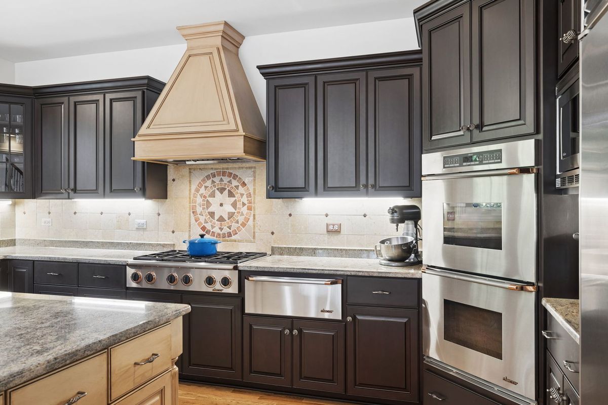 824 Megan Court, Westmont, IL 60559