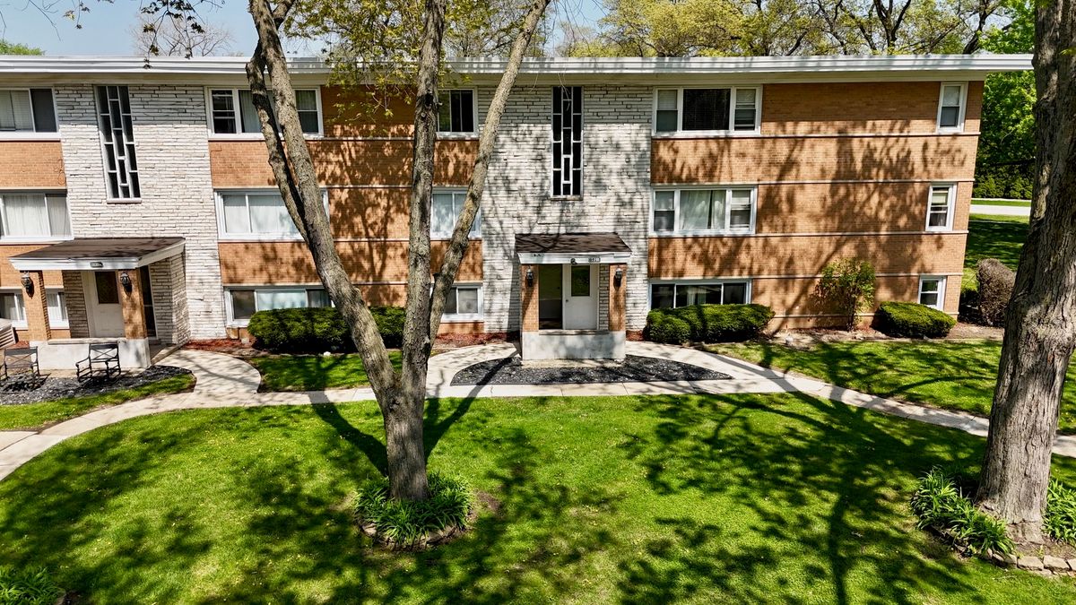 6910 W 109th Street #1B, Worth, IL 60482