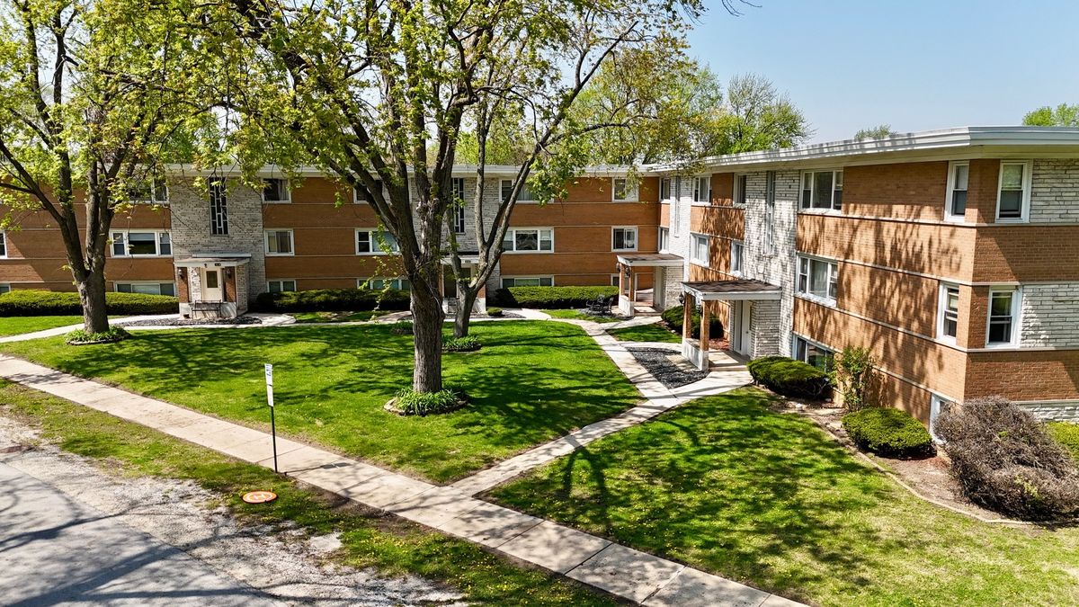 6910 109th Street, Worth, IL 60482