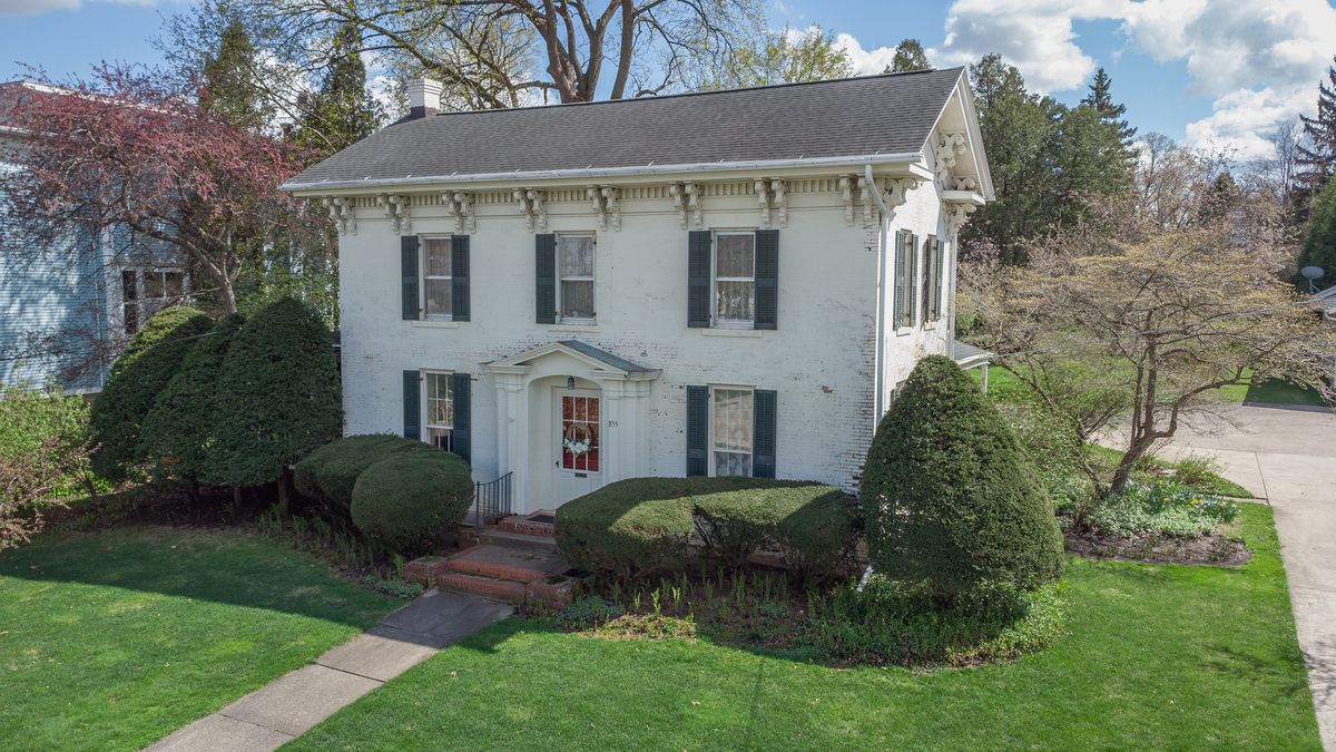 855 Stephenson Street, Freeport, IL 61032