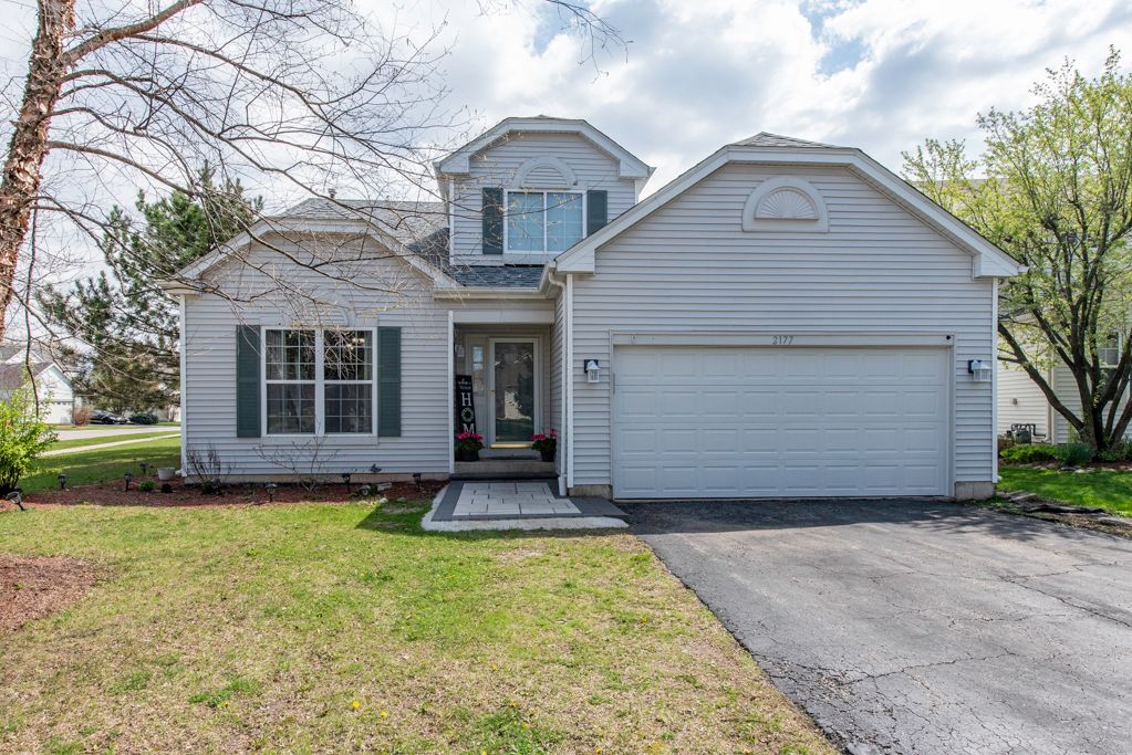 2177 W Wicklow Lane — Round Lake, IL 60073