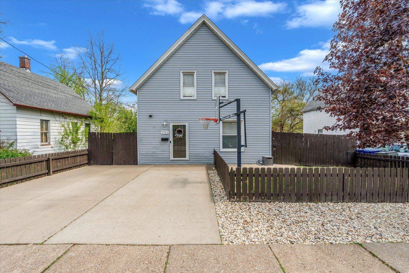 1711 Belle Avenue — Davenport, IA 52803