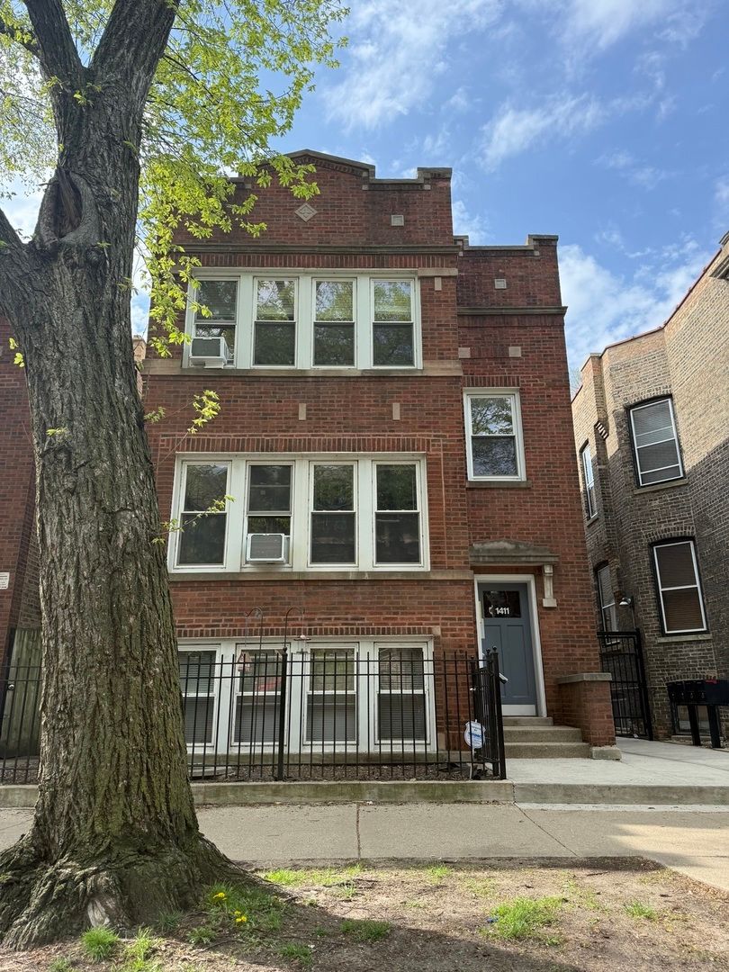 1411 BYRON Avenue, Chicago, IL 60613