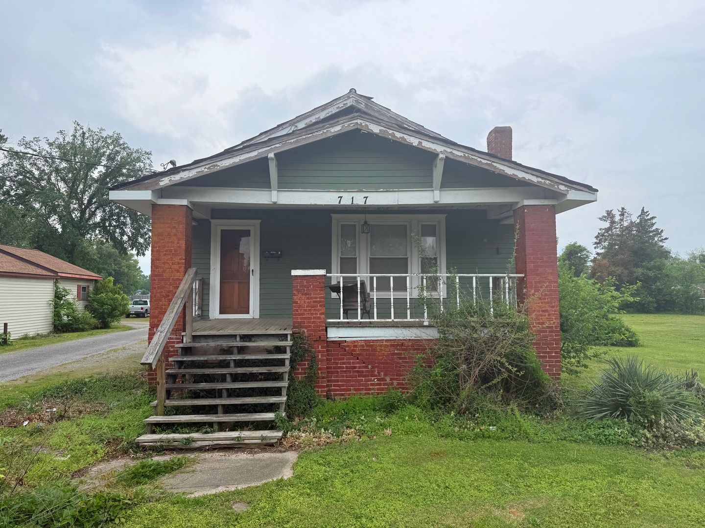 717 W Sloan Street — Harrisburg, IL 62946